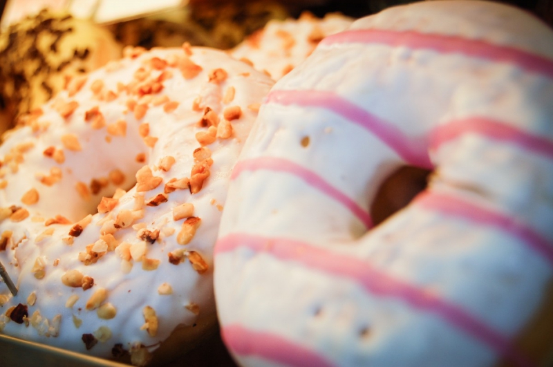 patisserie-MAZAUGUES-min_donuts_sweets_pastries_pastry_shop_cake_cakes_bakery_eating-987656